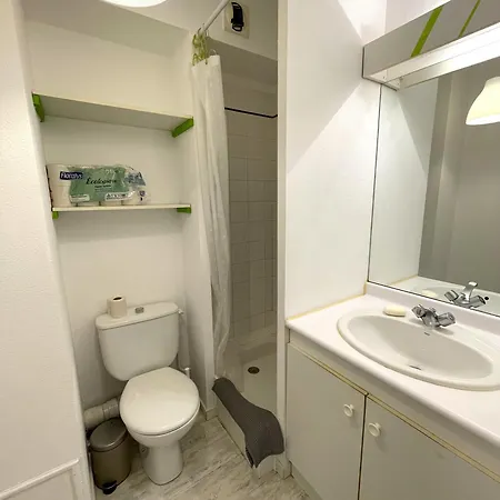 T2 Metro 10min - Parking & Terrasse Apartment